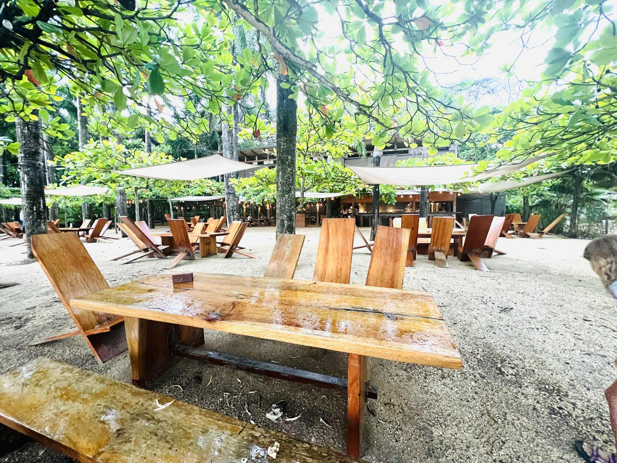 A table in the sand at Lola's.