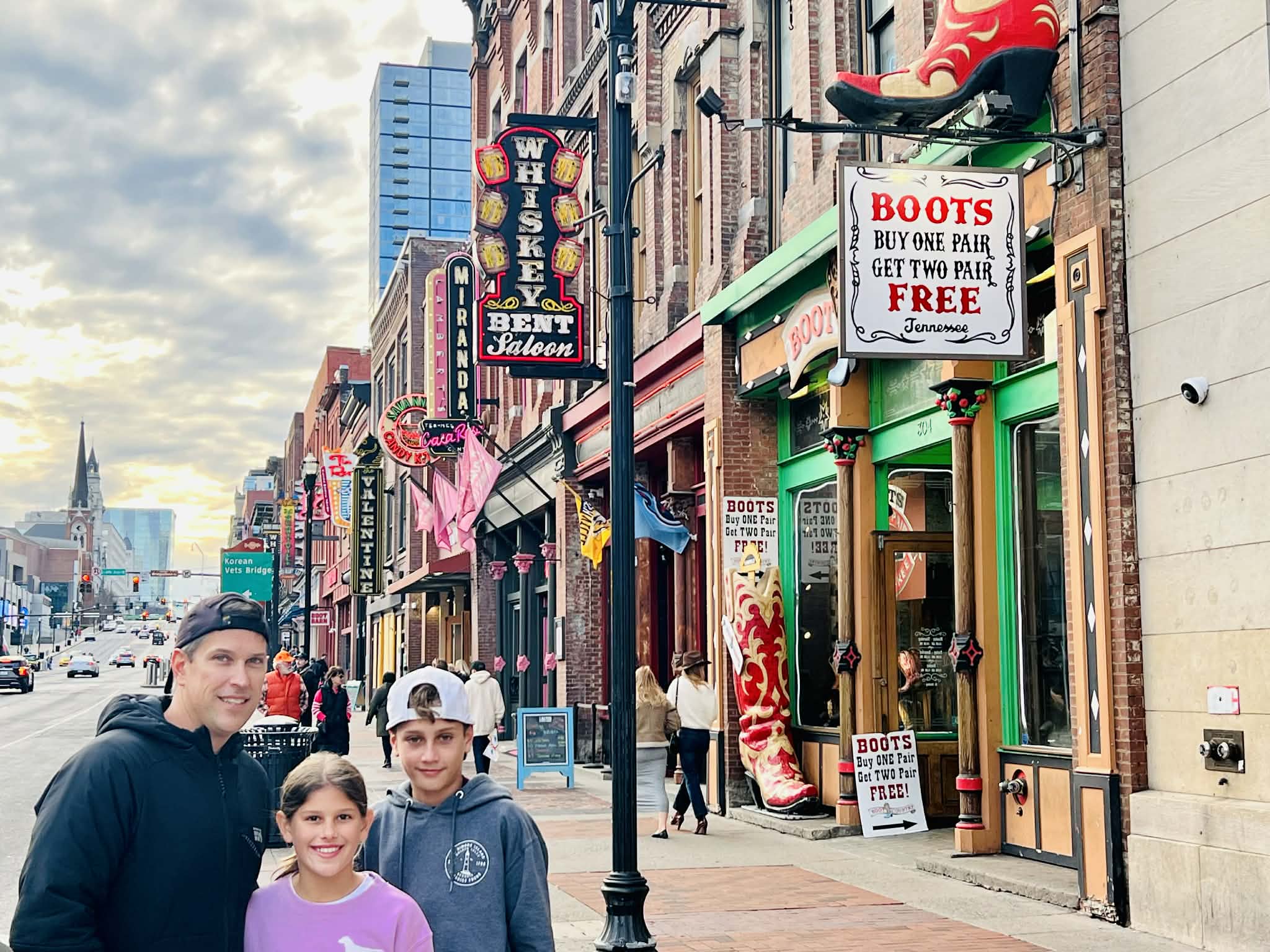 A dad in Nashville with kids / teenager.