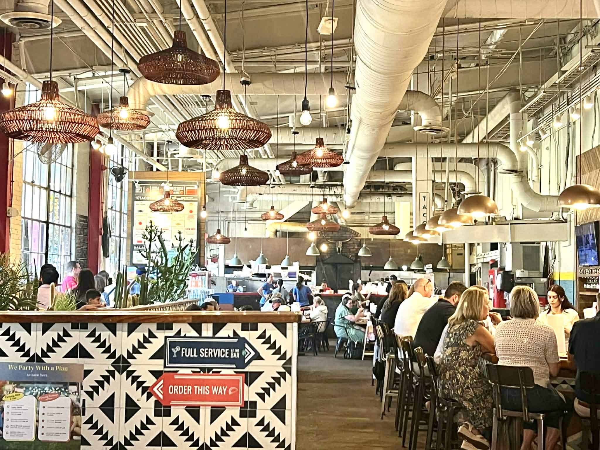 A view of the restaurant Mojo Tacos.