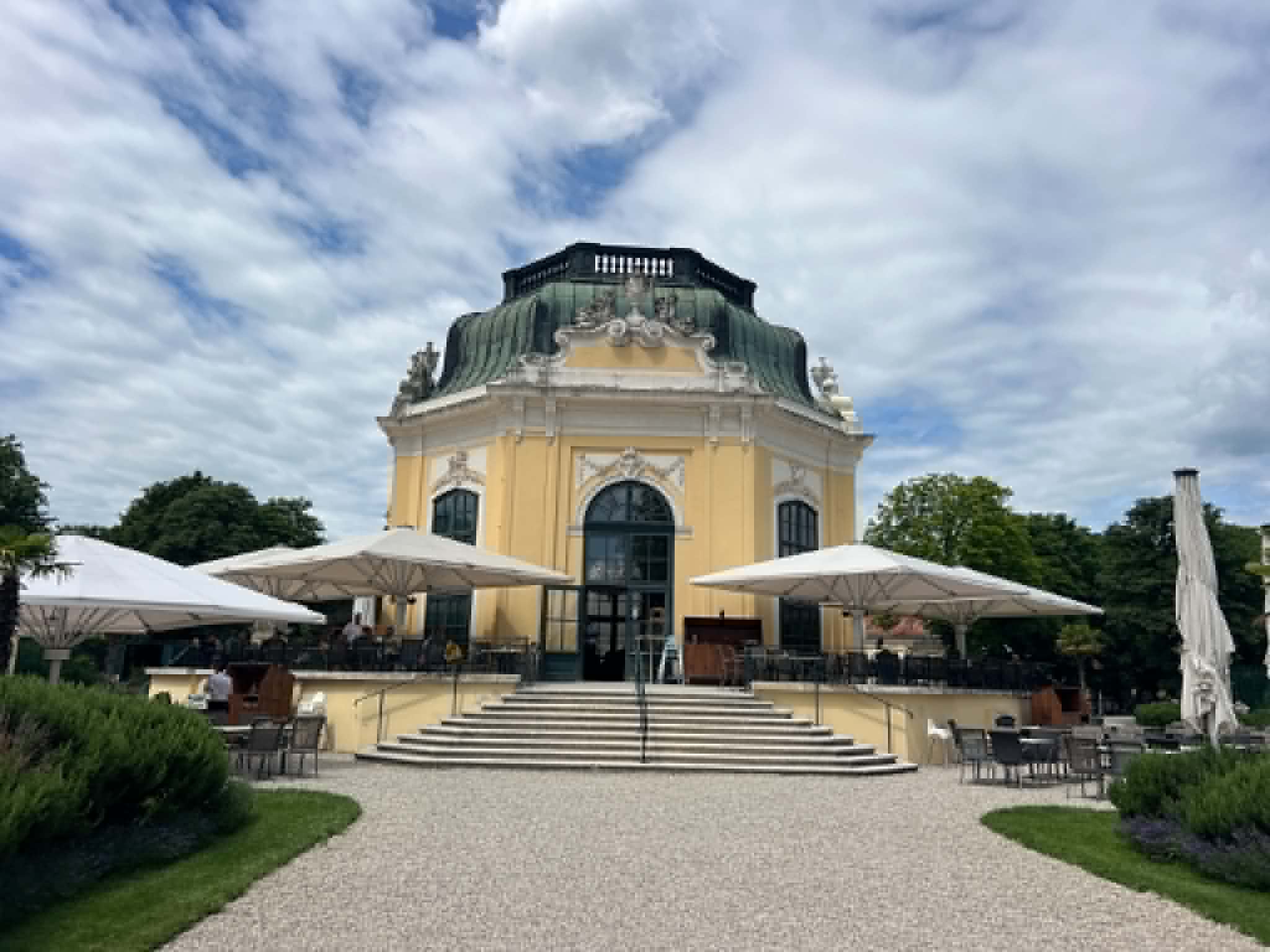 Lookalike of the palace, restaurant.