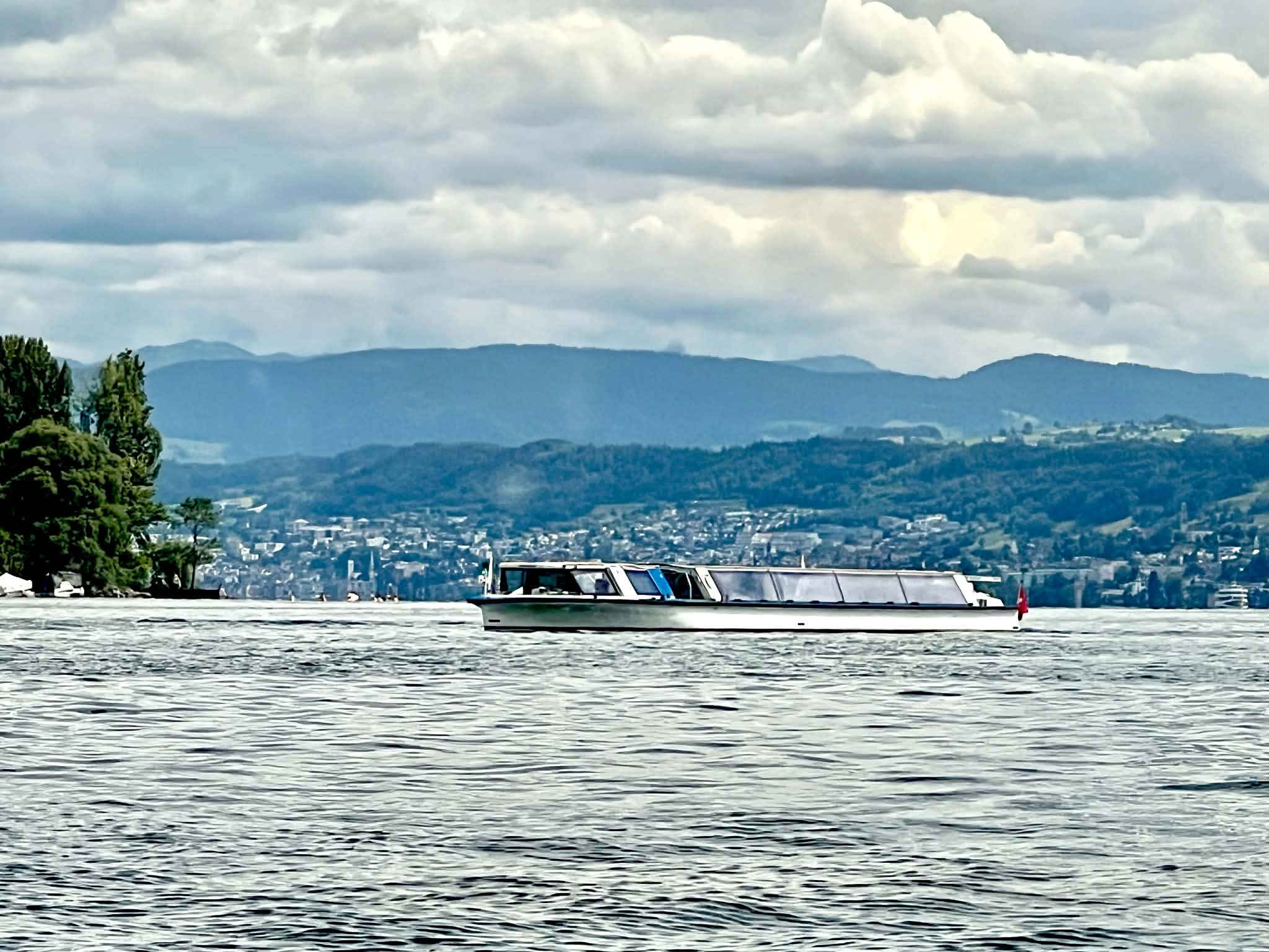 A small boat in Lake Zurich.