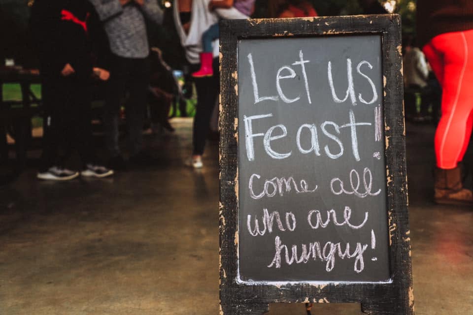 "Let us feast" chalkoard sign. It also says, "Come all who are hungry" to celebrate Feast of Trumpets as Jesus would want us to!